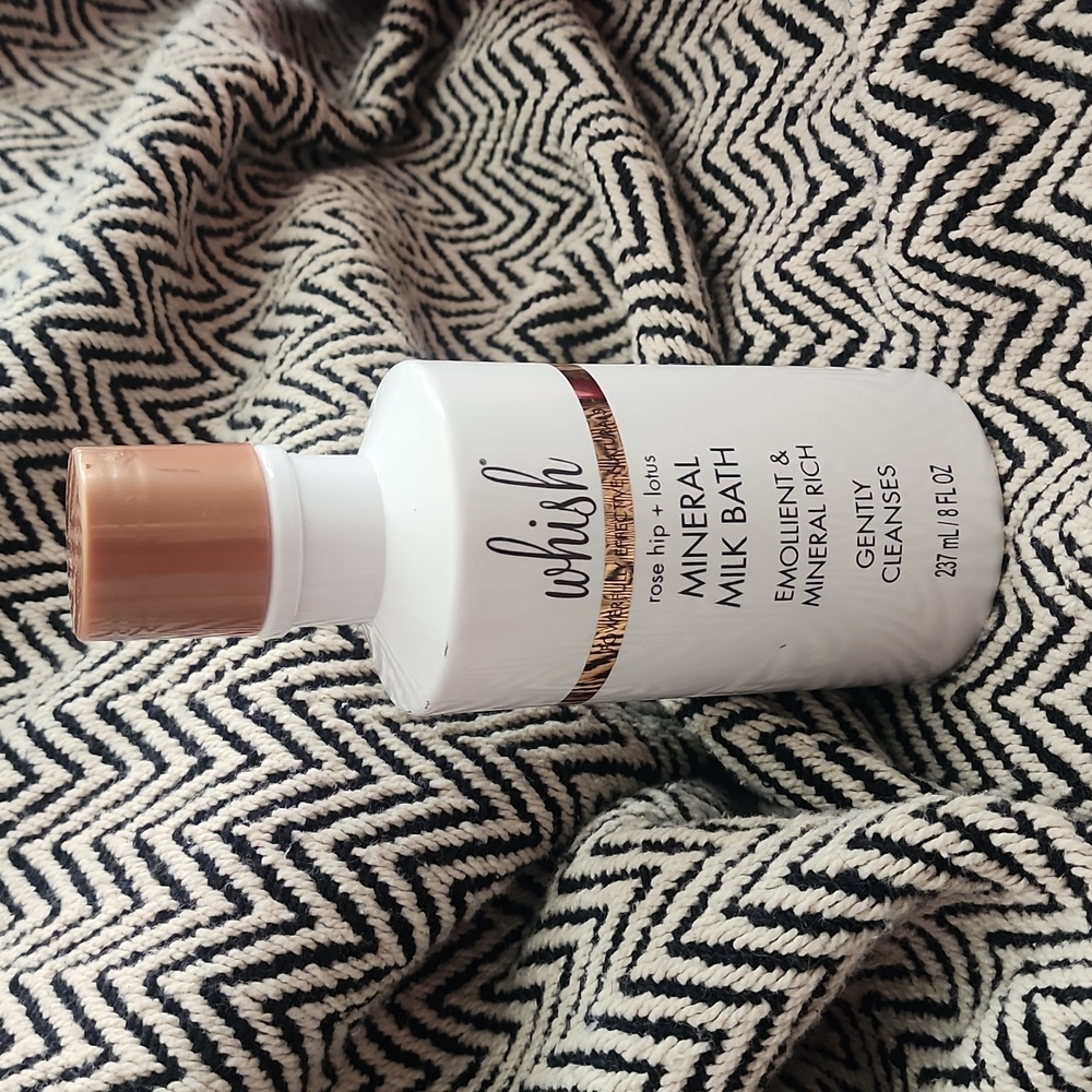 Whish Mineral Milk Bath (rose hip + lotus)